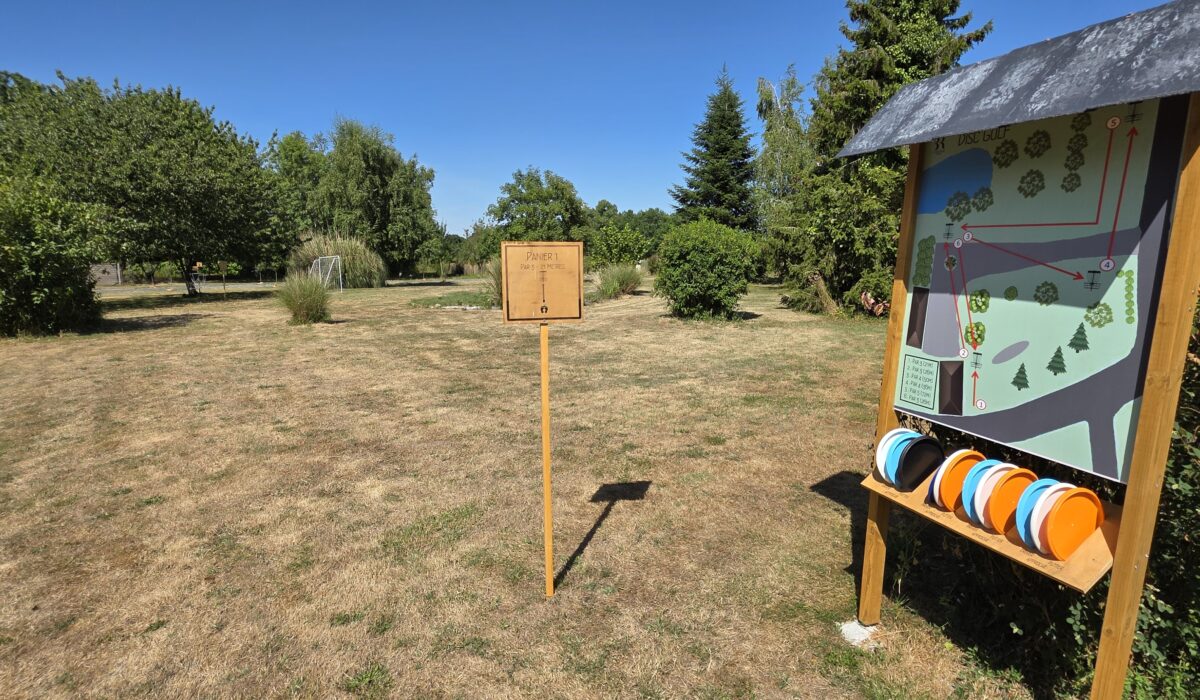 activite-parcours-disc-golf-gite-le-bois-richer